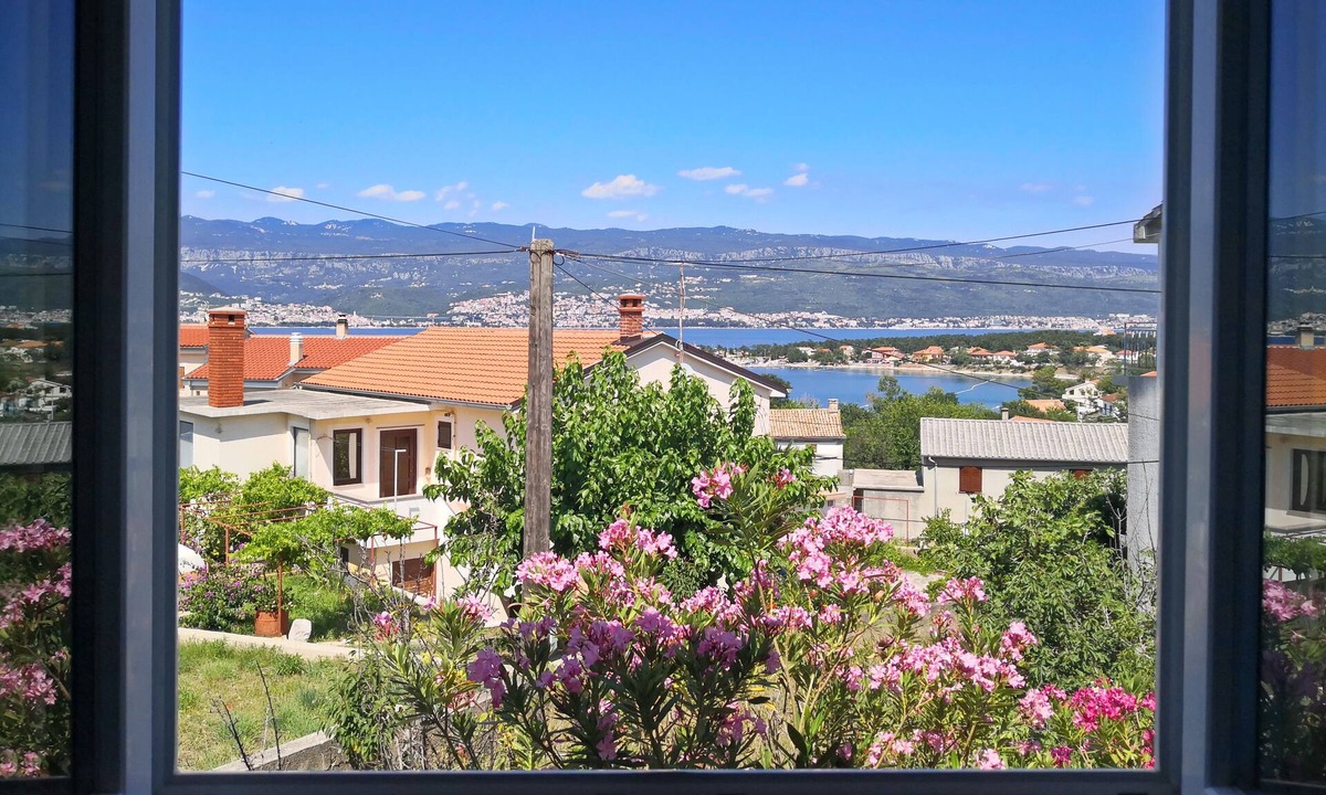 Silo Apartment | Three-bedroom Apartment 300m from Sea
