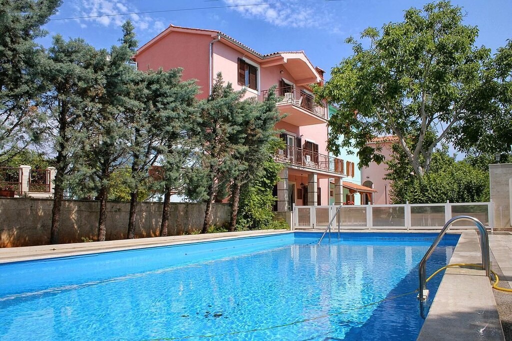 Krnica Apartment | Three bedroom apartment with terrace Krnica, Marčana (A-3029-a)