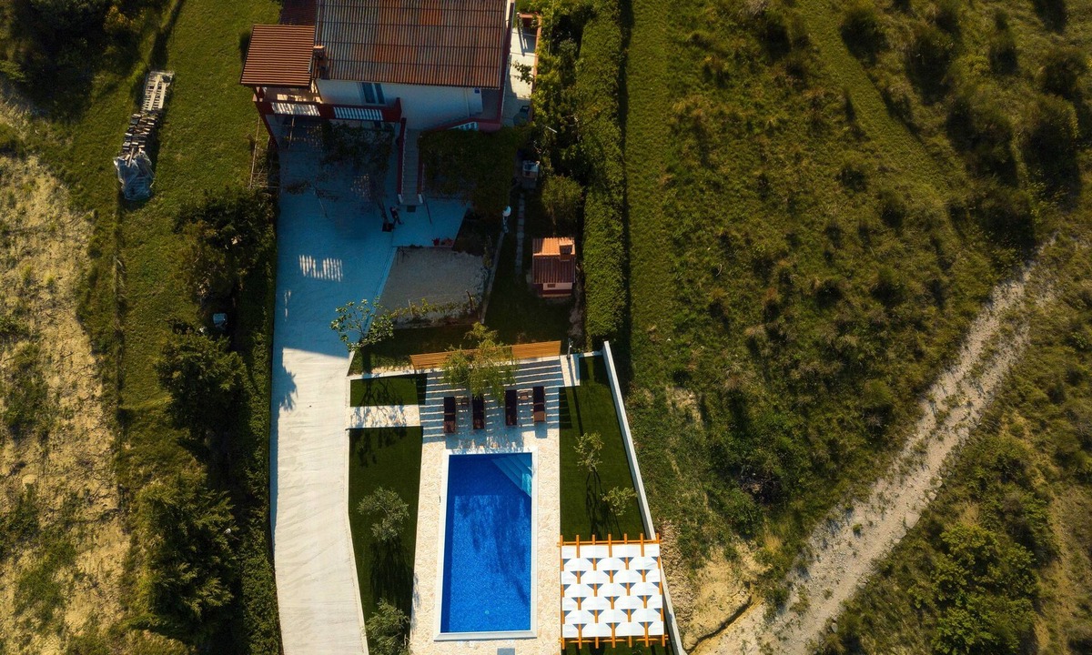 Ljubac Apartment | Three bedroom apartment with a swimming pool Ljubač, Zadar (A-14148-a)