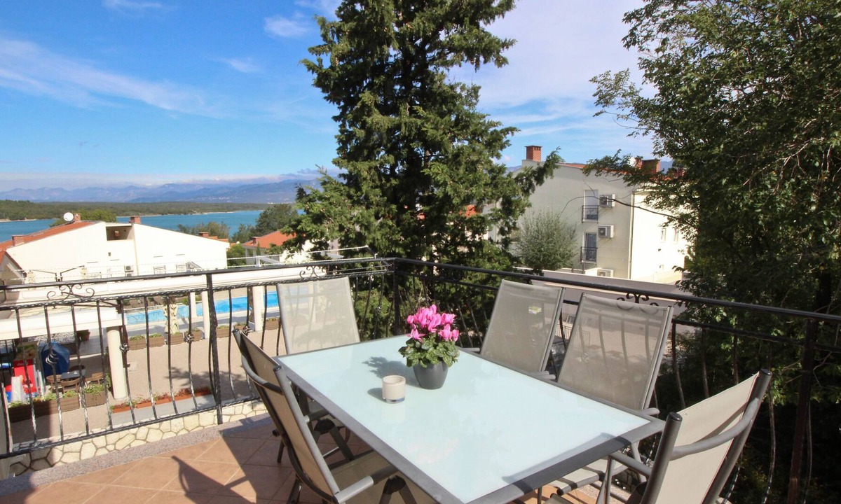 Soline Apartment | Three-bedroom Apartment with Sea View