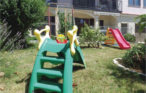 Pomer Apartment | Three-Bedroom Apartment In Medulin
