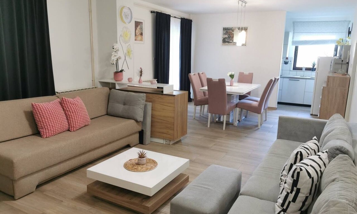 Polje Cepic Apartment | Three bedroom apartment with a swimming pool Čepić, Central Istria - Središnja Istra (A-11636-a)