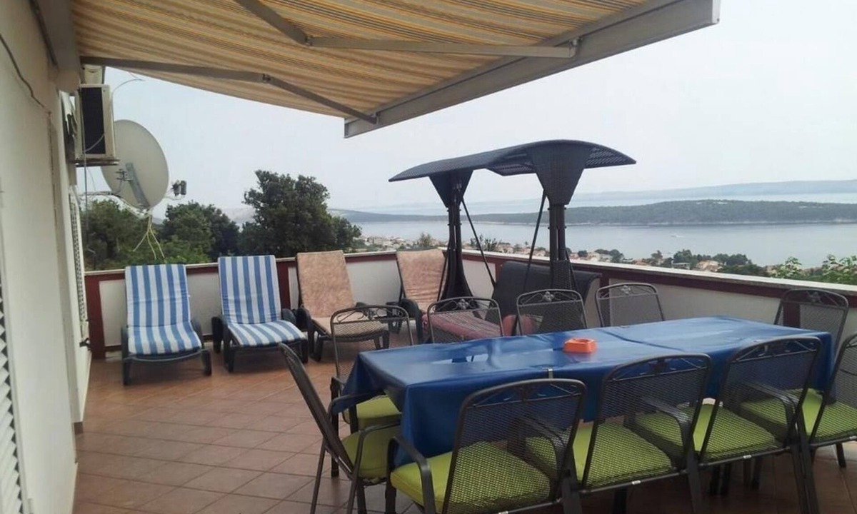 Banjol Apartment | Three bedroom apartment with terrace and sea view Banjol, Rab (A-16647-a)