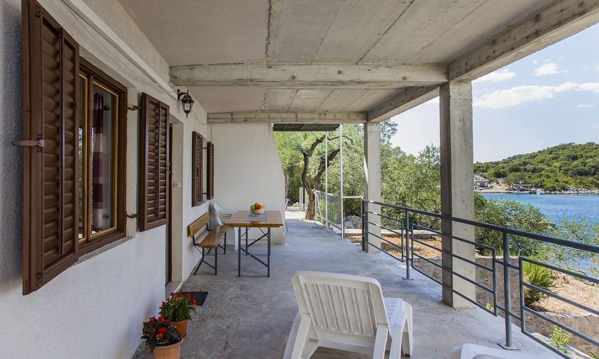 Putnikovic Apartment | Two bedroom apartment near beach Žuronja, Pelješac (A-14095-a)
