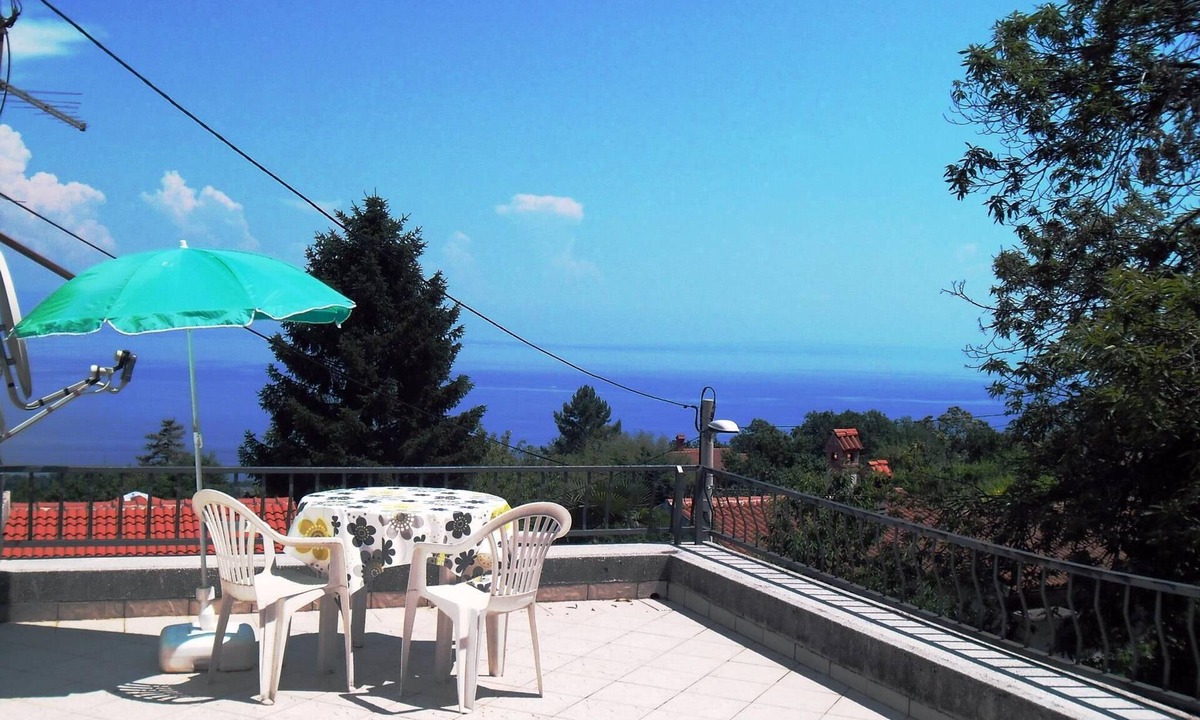 Opric Apartment | Two bedroom Apartment Biro Kestenovi A1 near Opatija