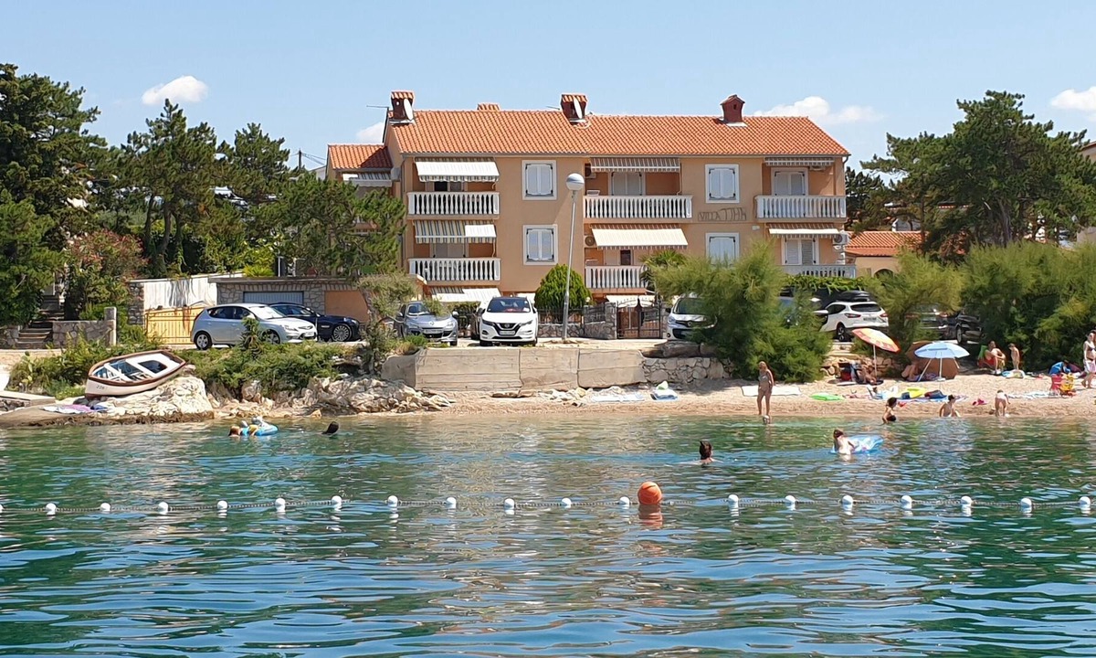 Silo Apartment | Two-bedroom Apartment Delić. S. Nr 1, 10 m from Beach