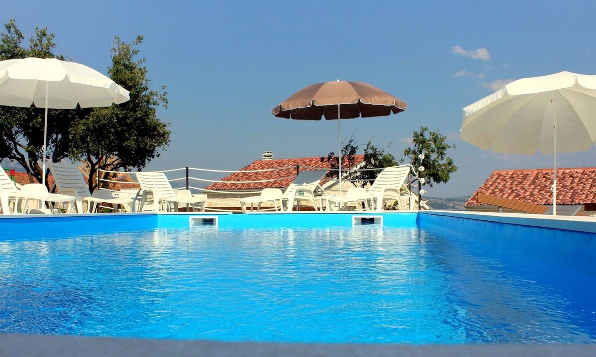 Posedarje Apartment | Two bedroom apartment with a swimming pool Posedarje, Novigrad (A-6162-b)