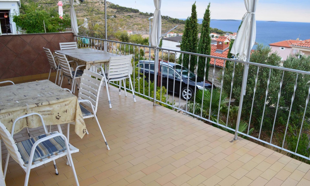 Primosten Burnji Apartment | Two bedroom apartment with terrace and sea view Bilo (Primošten) (A-12434-b)