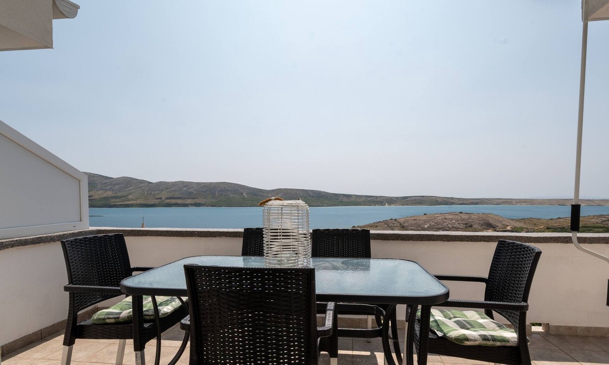 Zubovici Apartment | Two bedroom apartment with a swimming pool Zubovići, Pag (A-9365-b)