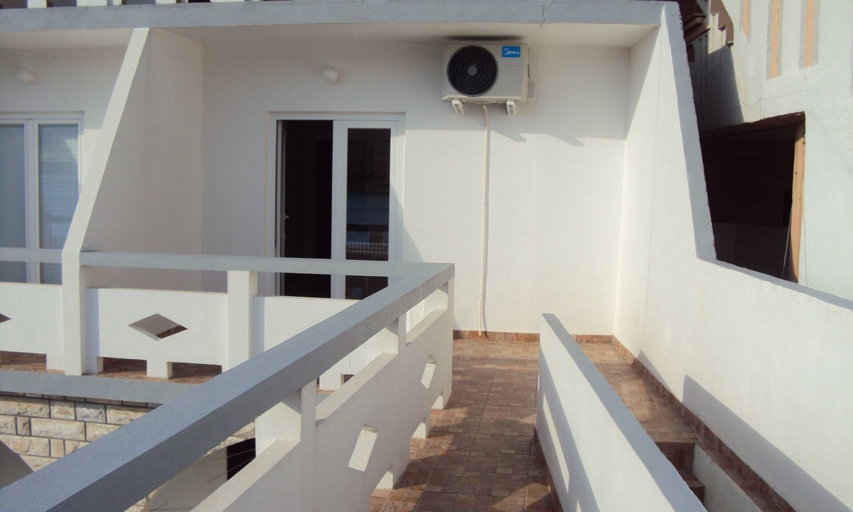 Metajna Apartment | Two bedroom apartment with terrace and sea view Metajna, Pag (A-12443-a)