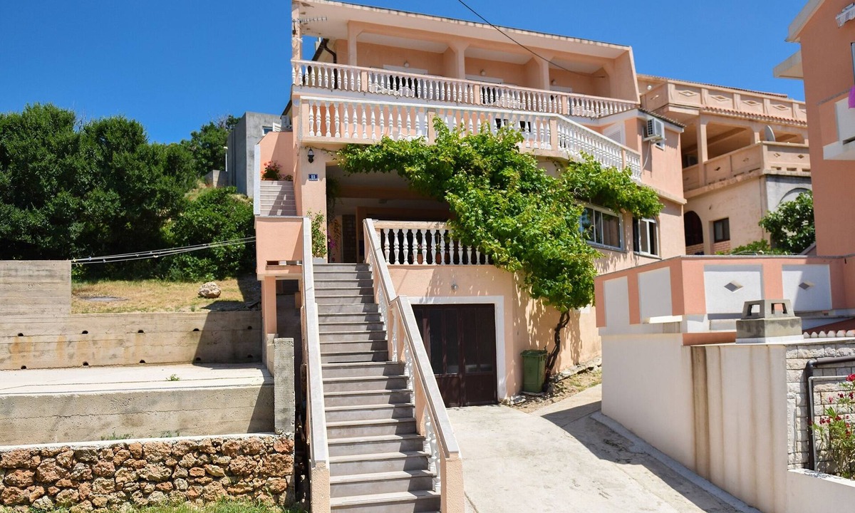 Metajna Apartment | Two bedroom apartment near beach Metajna, Pag (A-6522-b)