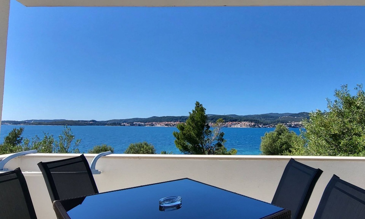 Cove Tri Zala (Zrnovo) Apartment | Two bedroom apartment near beach Kučište - Perna, Pelješac (A-4545-a)