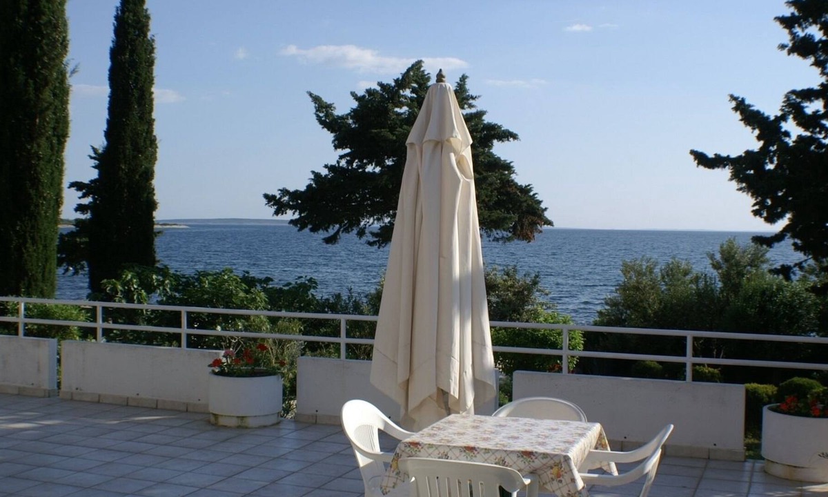 Novalja Apartment | Two bedroom apartment near beach Novalja, Pag (A-4114-b)