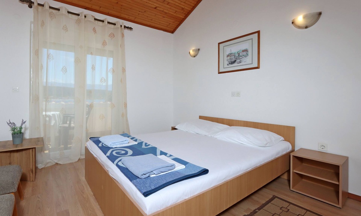 Supetarska Draga Apartment | Two bedroom apartment near beach Supetarska Draga - Gonar, Rab (A-18650-a)