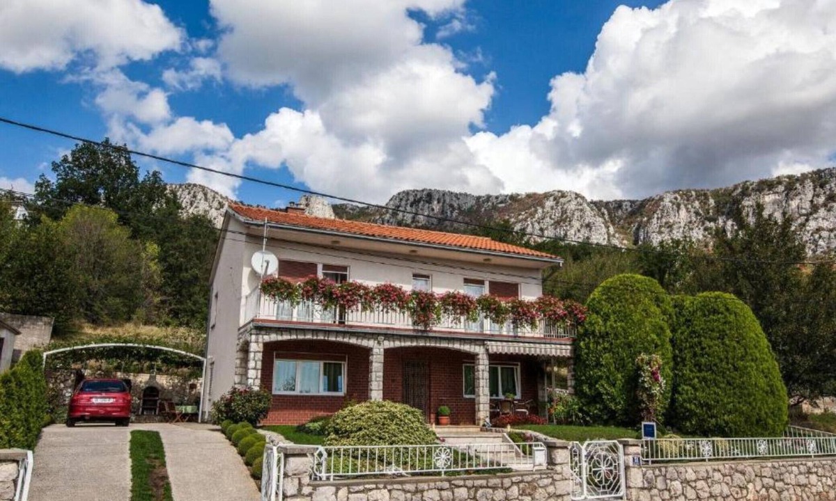 Bribir Apartment | Two Bedroom Apartment with Terrace
