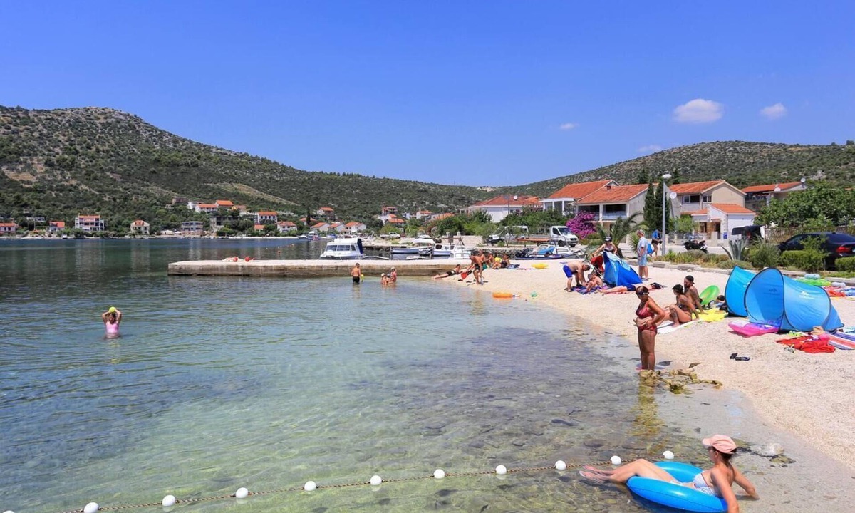 Poljica Apartment | Two bedroom apartment with balcony and sea view Poljica, Trogir (A-22079-a)