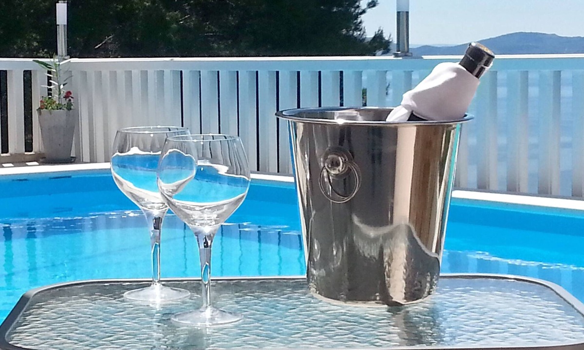 Mimice Apartment | Two bedroom apartment with a swimming pool Mimice, Omiš (A-2754-e)