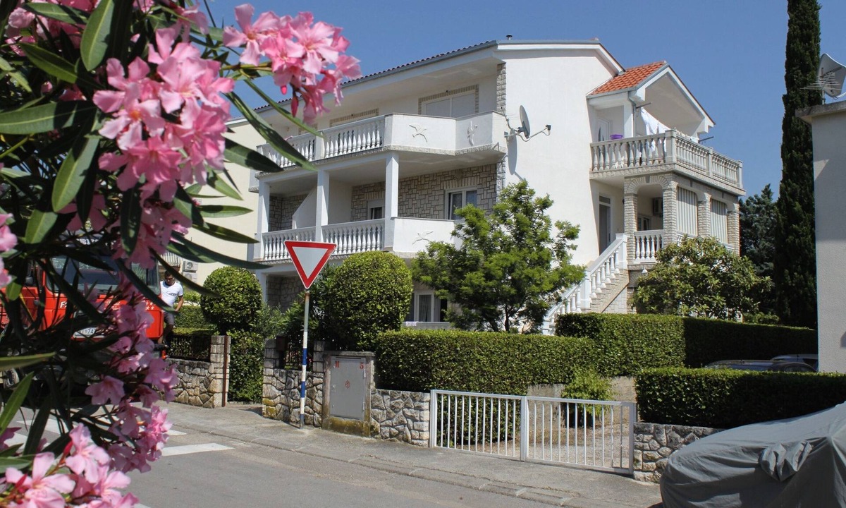 Selce Apartment | Two bedroom apartment with terrace Selce, Crikvenica (A-2392-b)