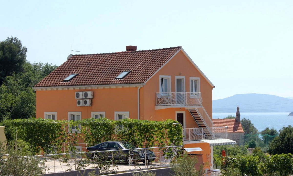 Slano Apartment | Two bedroom apartment with balcony and sea view Slano, Dubrovnik (A-3184-a)