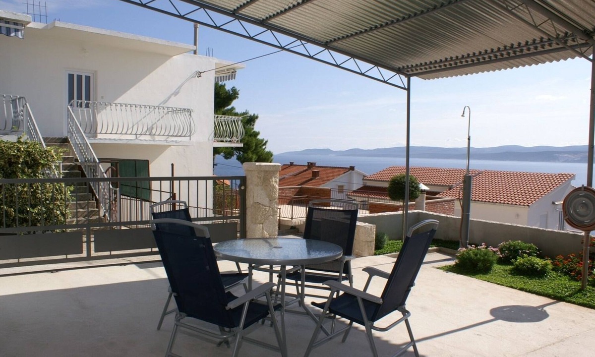 Stanici Apartment | Two bedroom apartment with terrace and sea view Stanići, Omiš (A-2763-a)