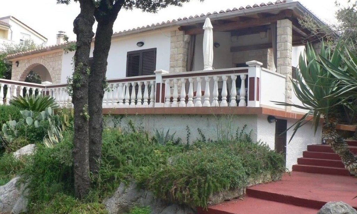 Barbat na Rabu Apartment | Two bedroom apartment with terrace and sea view Barbat, Rab (A-24215-a)