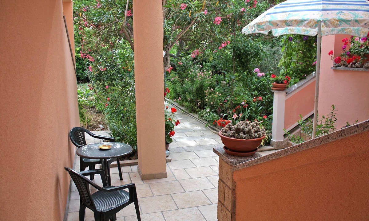 Palit Apartment | Two bedroom apartment with terrace Palit (Rab) (A-5028-a)