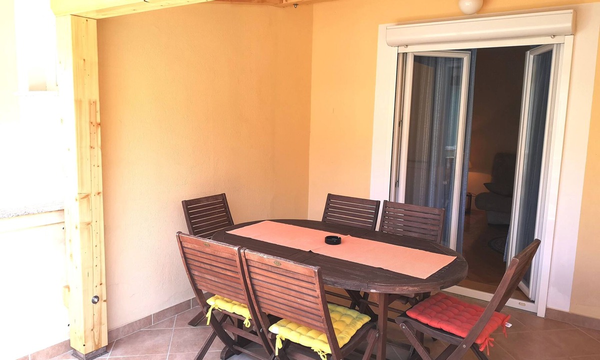 Banjol Apartment | Two bedroom apartment with a swimming pool Banjol, Rab (A-11382-d)