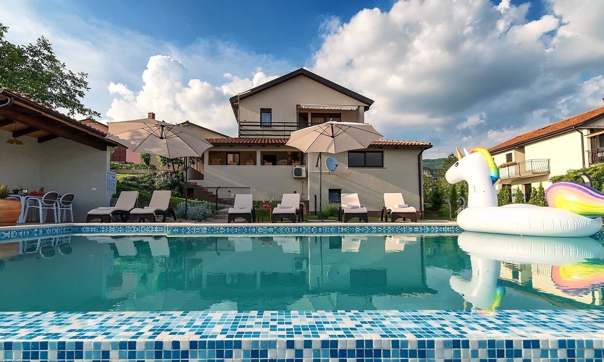 Ciritez Apartment | Two bedroom apartment with terrace Roč, Central Istria - Središnja Istra (A-17942-a)