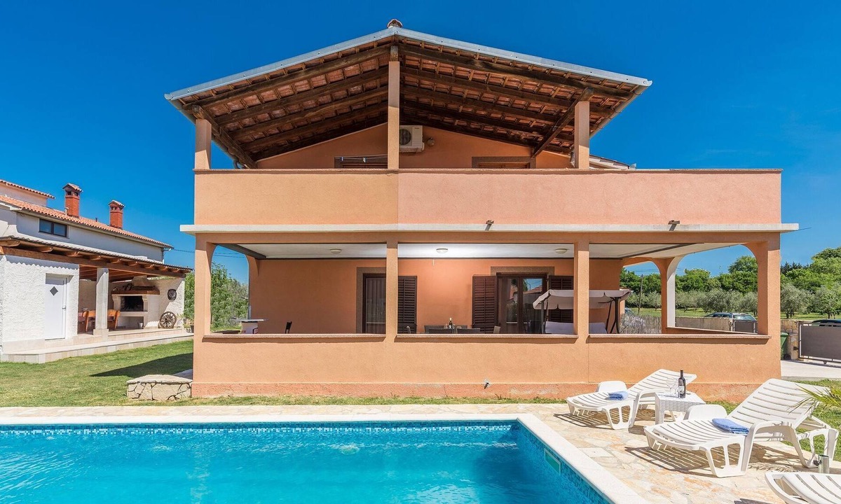 Loborika Other | Two bedrooms ground floor apartment with private pool and garden near Pula
