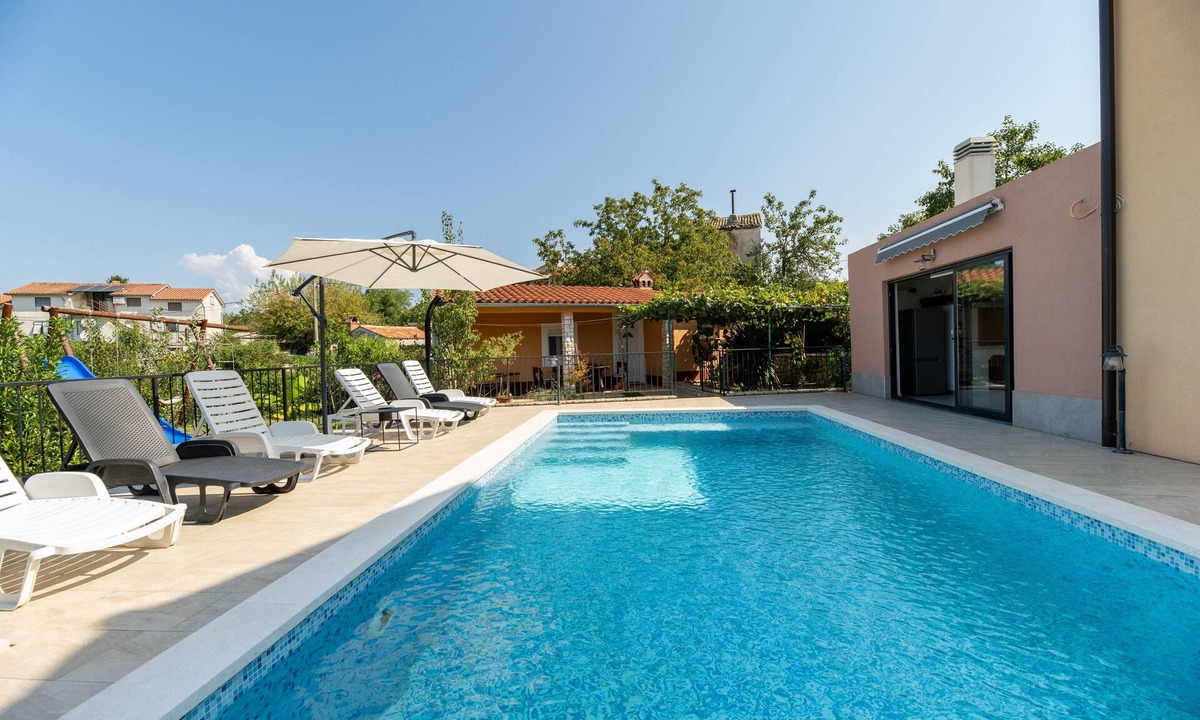 Nedescina Cottage | Two Charming 3-bedroom cottage withnPrivate pool and outside kitchen with grill.