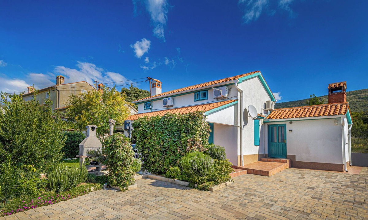 Viskovici House | Vacation home Adele by Interhome