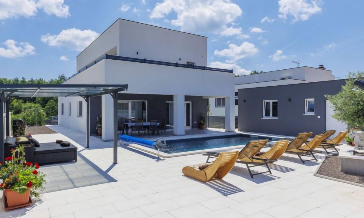 Svetvincenat House | Vacation home Drago by Interhome