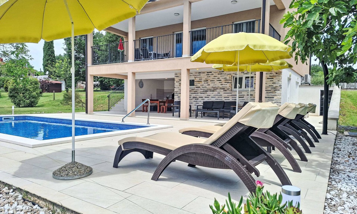 Vinez House | Vacation home Marina by Interhome