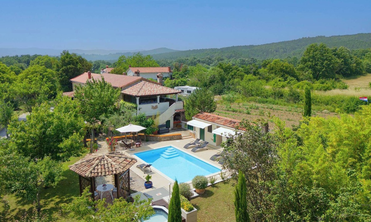 Krsan House | Vacation home Zatka - 6 persons, private pool, whirlpool, barbecue