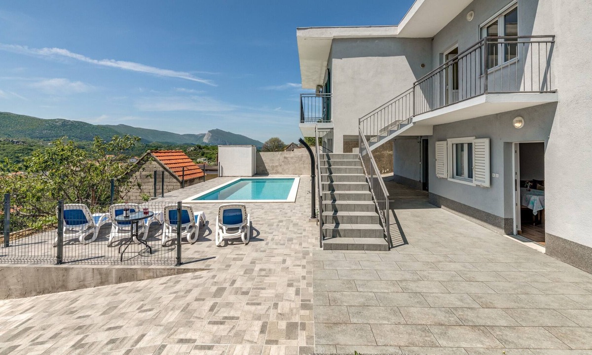 Omis House | Vacation house with the pool, near river Cetina