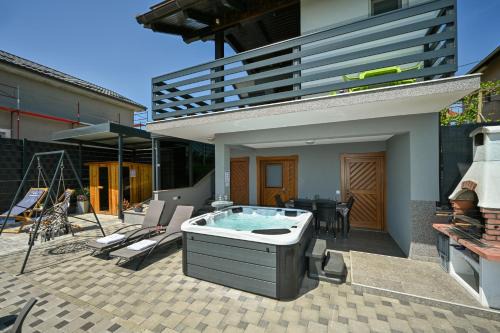 Veliko Trgovisce House | View&Wine Jacuzzi -Tuheljske toplice