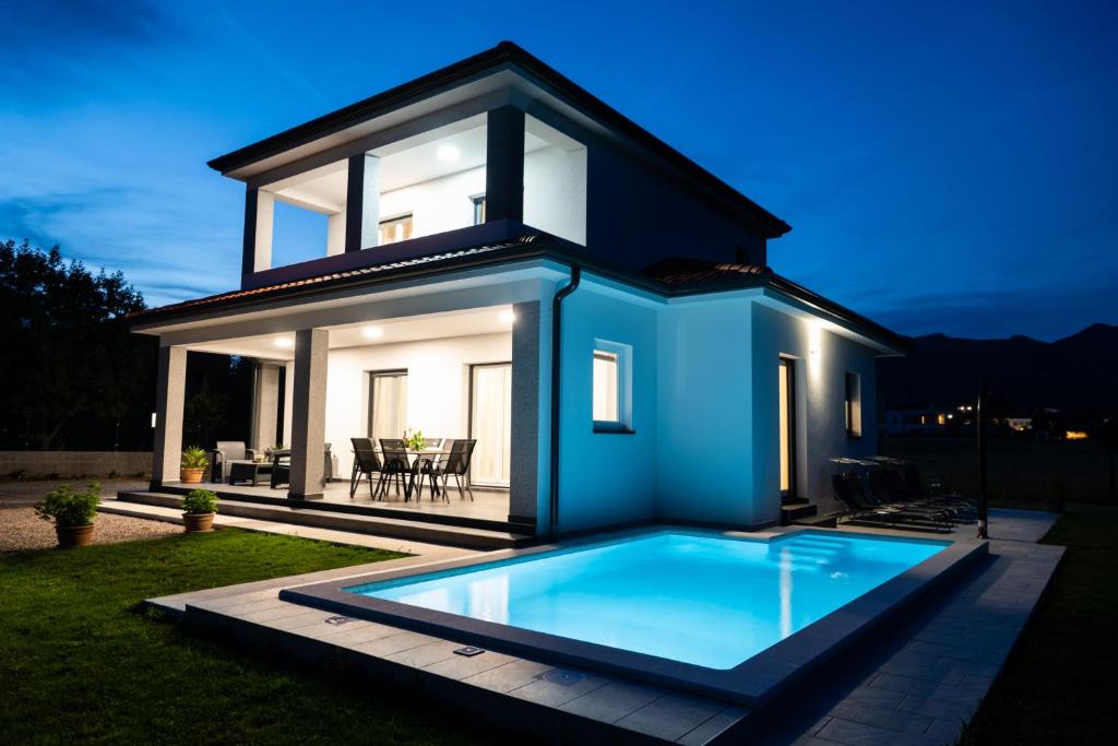 Sarsoni Villa | Vila Gaspar