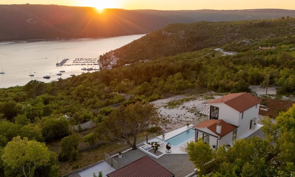 Trget Villa | Vila Laguna Blu by Villas Guide
