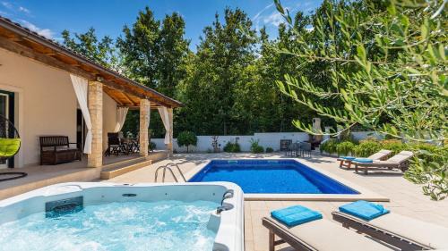 Belavici Villa | Vila LeDa by Villas Guide