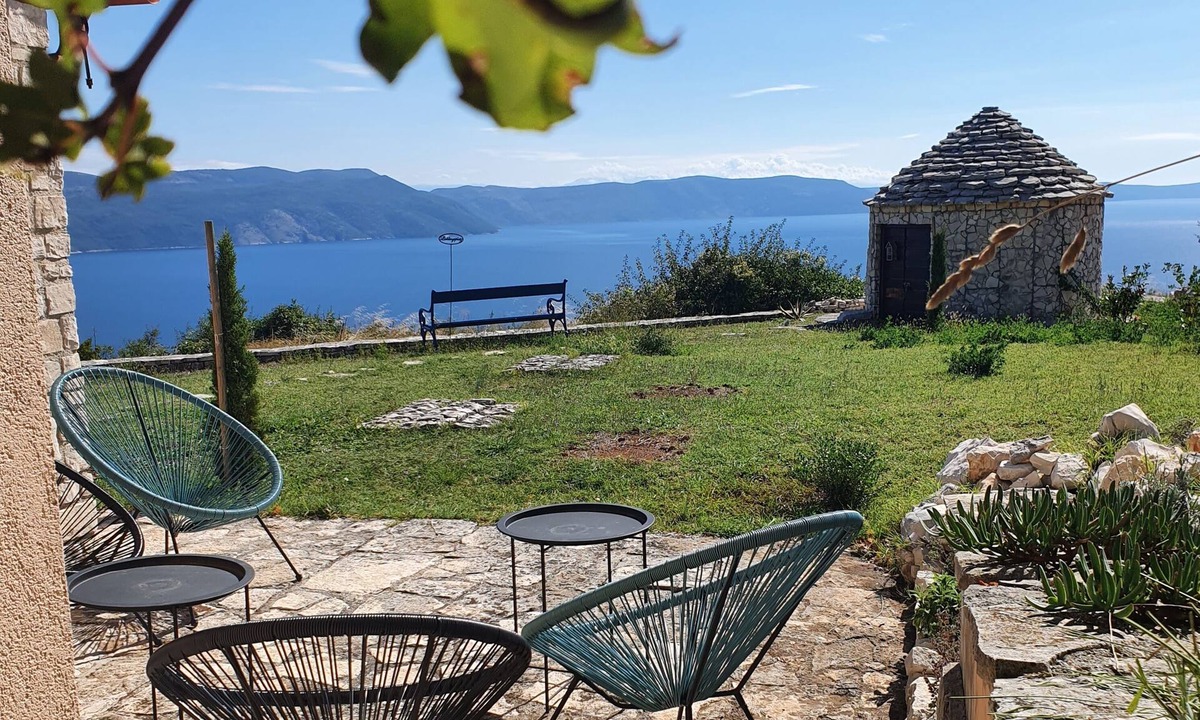 Ripenda Kosi Villa | VILA RIBA - a place of the heart for family/friends with sea views in Istria