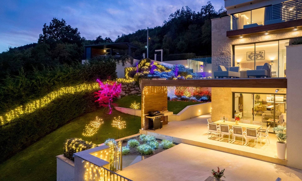 Poljane Villa | Villa AltaVista - Seaview & Relax with Private MiniGolf & Wellness