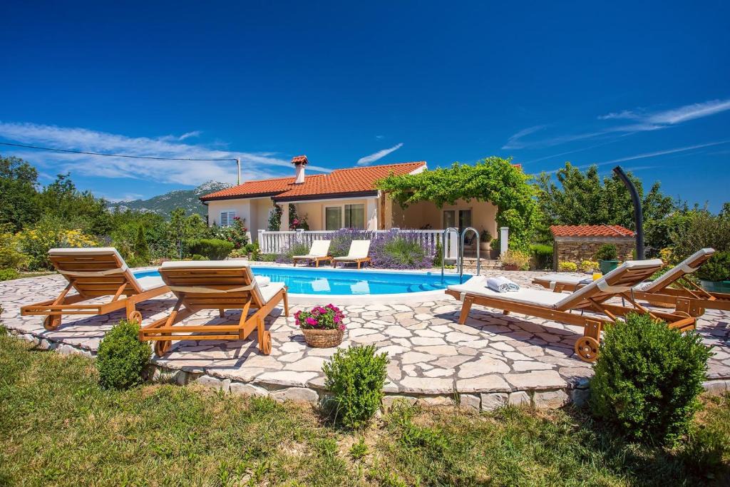 Kucice Villa | VILLA ANA - 3 bedroom villa with private pool and unspoiled natural environment
