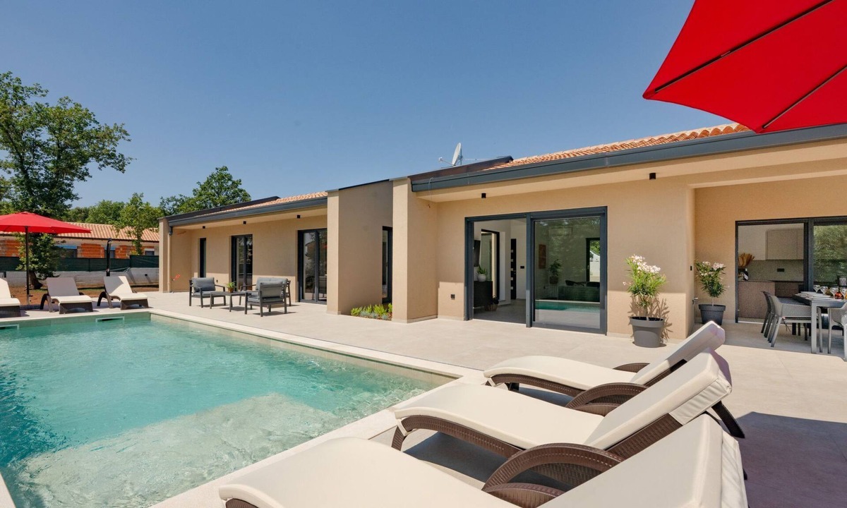 Peruski House | 'Villa Bosco Oscuro by Interhome