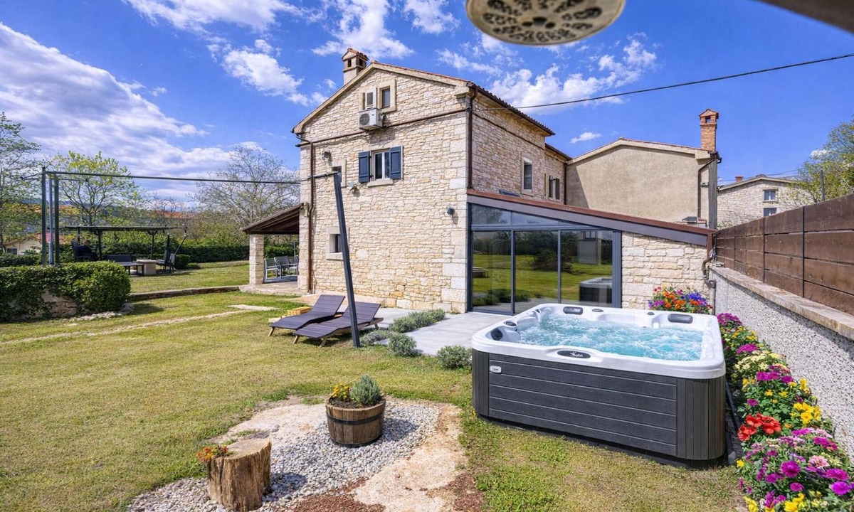 Belavici House | Villa Capadinka with Whirlpool, Barban, Croatia