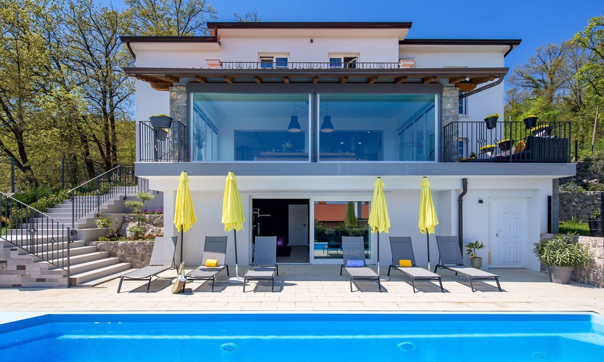 Poljane Villa | Villa Casa Mills - Four Bedroom Villa with swimming pool