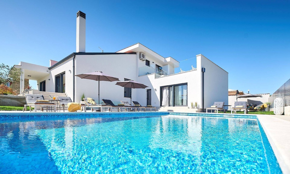 Kastel House | Villa Dolcea - Elegant and stylish with a pool