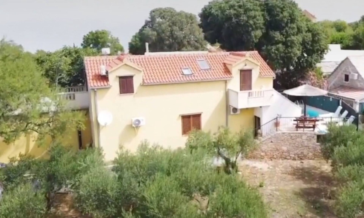 Skrip Villa | Villa Dore- Holiday House With Swimming Pool (ST)
