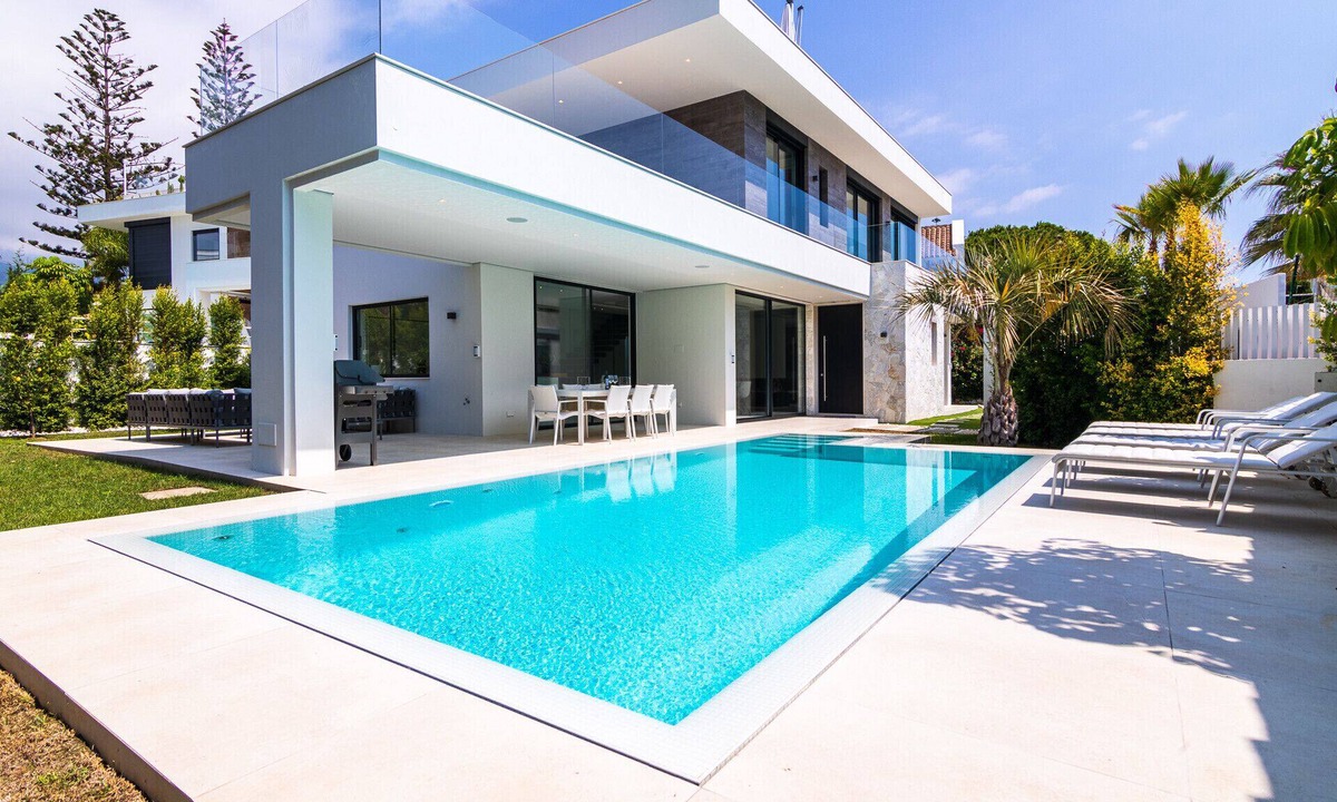 Golden Mile Villa | Villa El Greco -Contemporary Beachside villa on Golden Mile!
