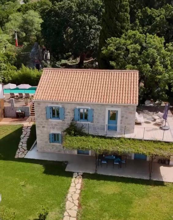 Petraca Villa | Villa Fig & Oak