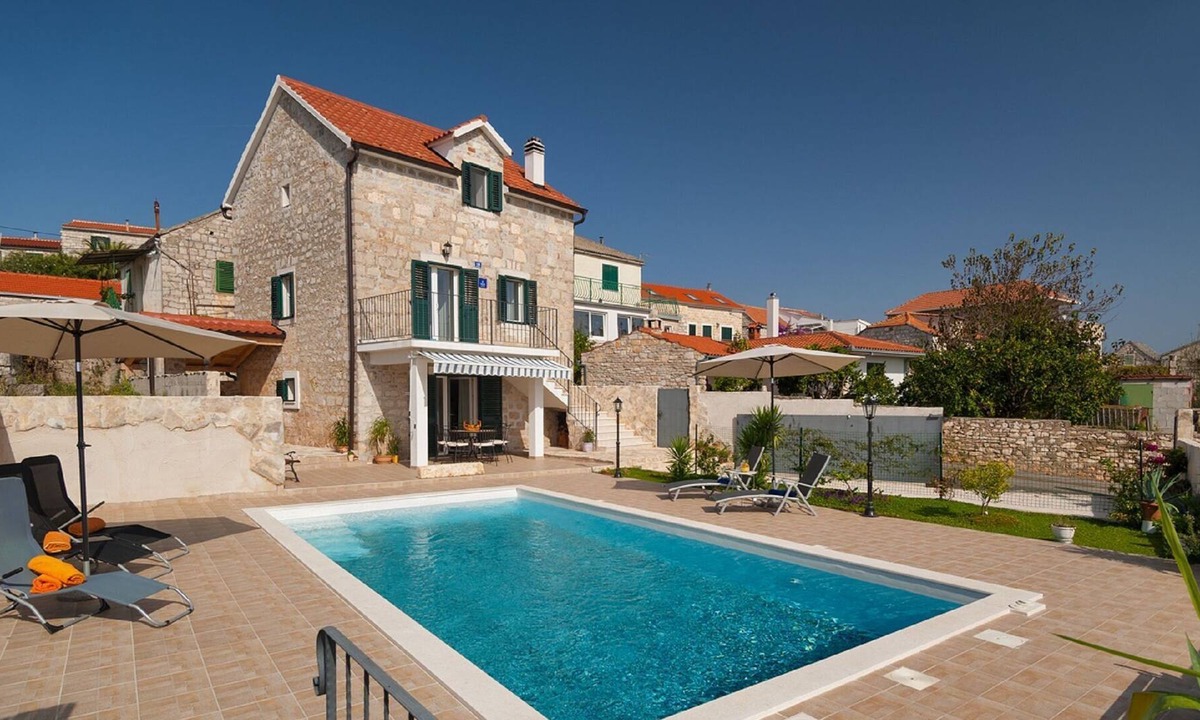 Donje Selo Cabin | Villa for a perfect stay on the island of beauty, peace and nature